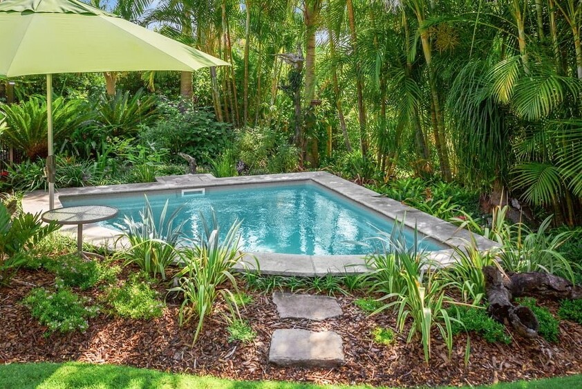 NARELLAN POOLS FRANCHISE WOLLONDILLY - AWARD WINNING BUSINESS