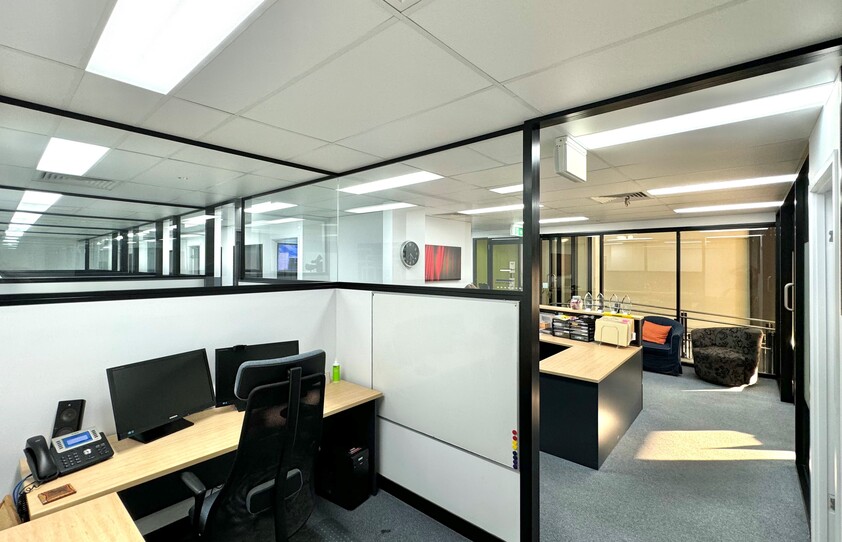 COMMERCIAL OFFICE FOR LEASE MODERN 1ST FLOOR PREMISES CLOSE TO TRAIN STATION