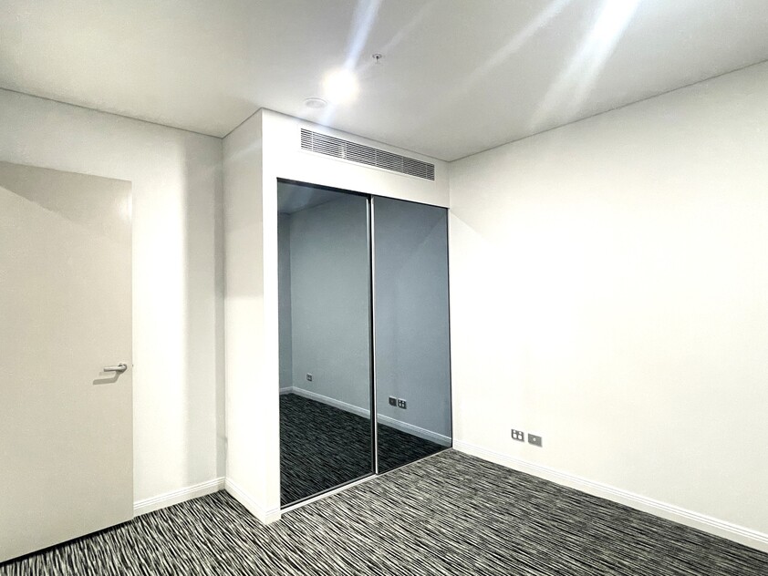 One bedroom plus separate study in Aston