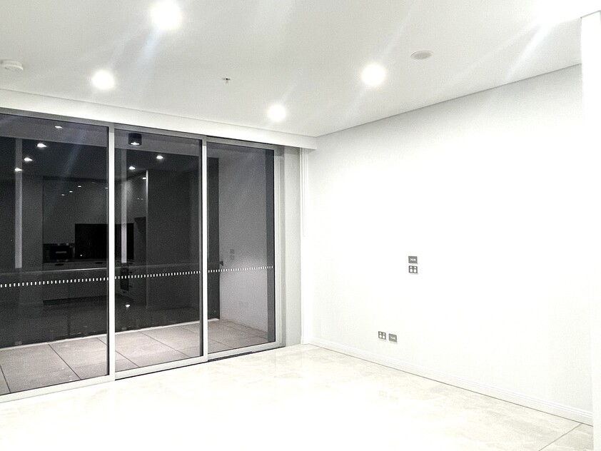One bedroom plus separate study in Aston