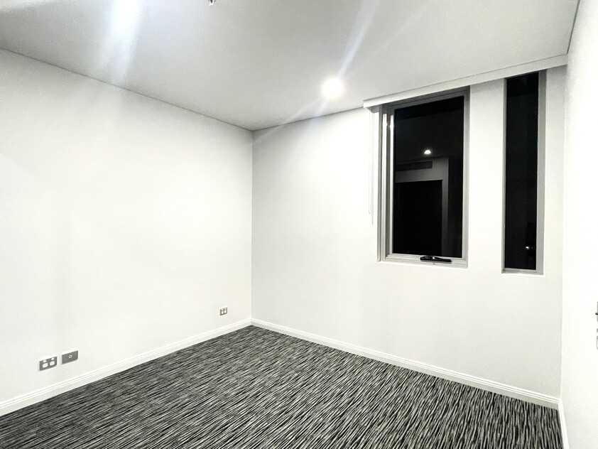 One bedroom plus separate study in Aston