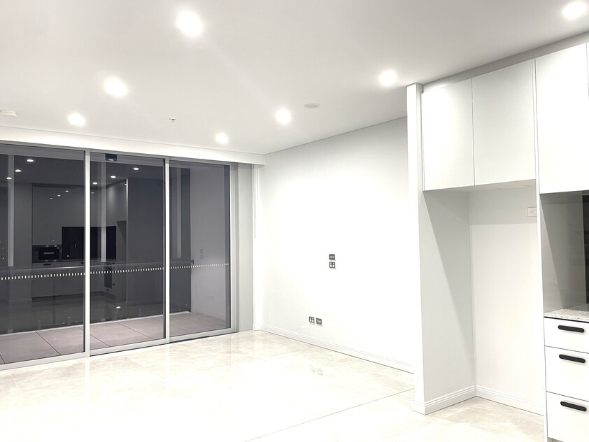 One bedroom plus separate study in Aston