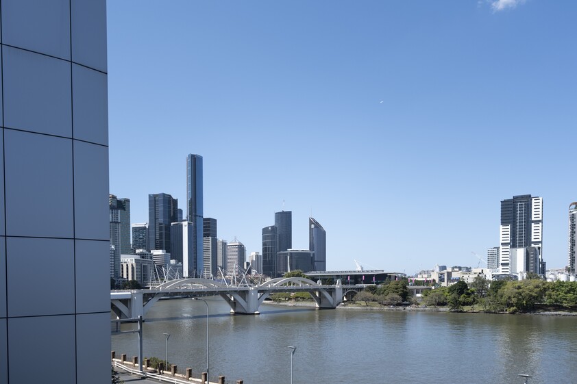 BRISBANE CBD WITH FITOUT