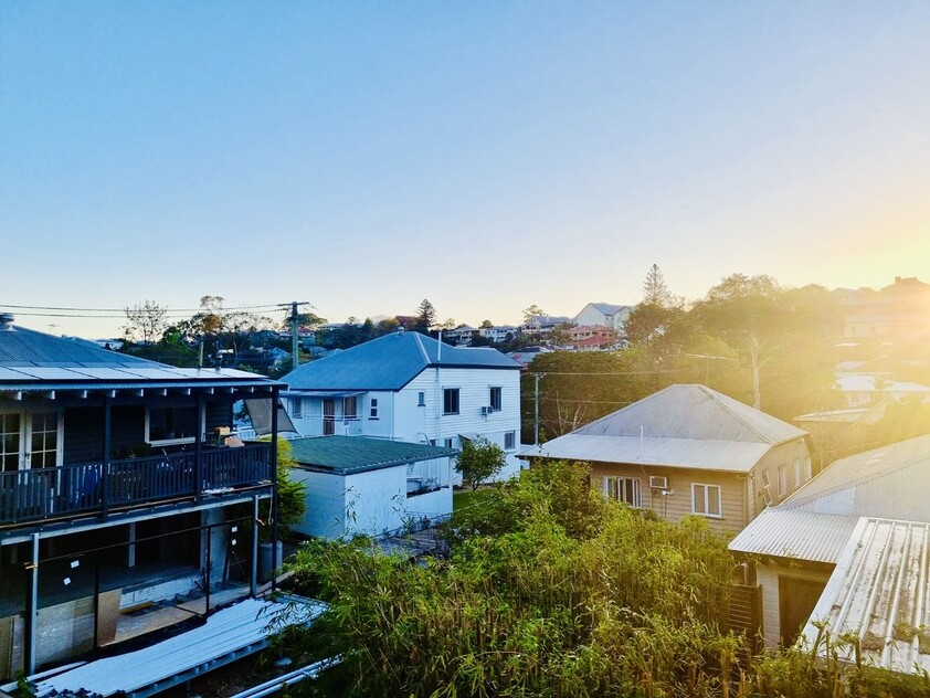 CHARMING QUEENSLANDER COTTAGE