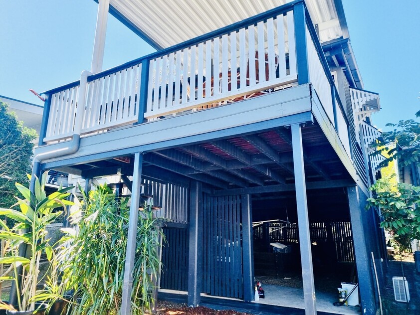 CHARMING QUEENSLANDER COTTAGE