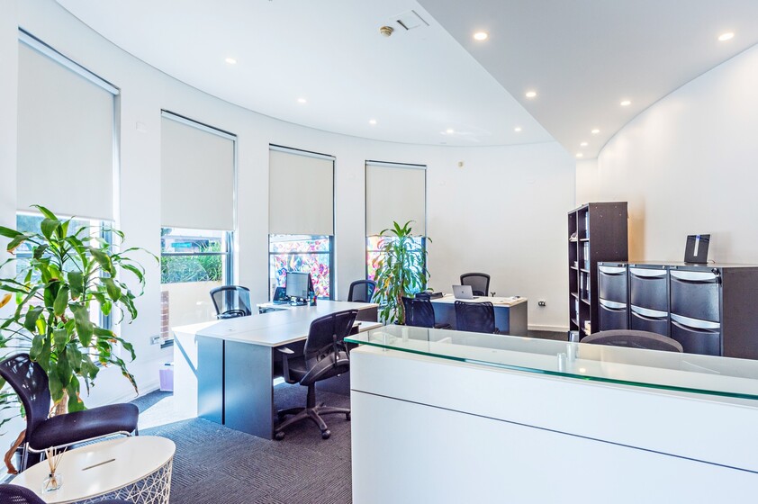 Modern Office or Shop Strata Title 35 sq mtrtes + 18 sq mtres courtyard