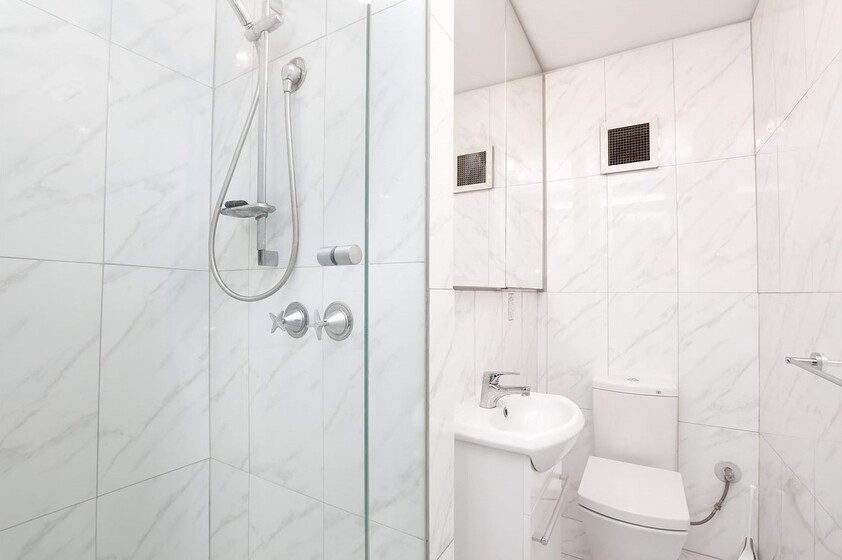 ** FULLY FURNISHED Apartment (Gym & Sauna) **