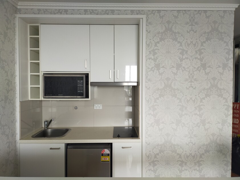 ** FULLY FURNISHED Apartment (Gym & Sauna) **