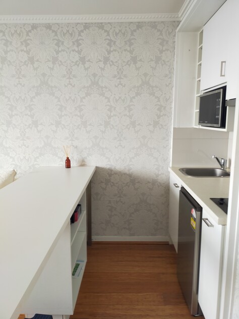 ** FULLY FURNISHED Apartment (Gym & Sauna) **