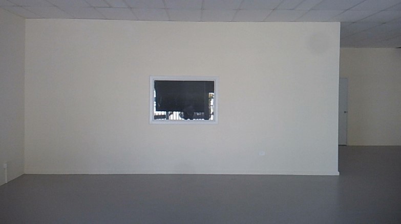 PRIME SHOWROOM / WAREHOUSE LOCATED RIGHT OFF THE FREEWAY