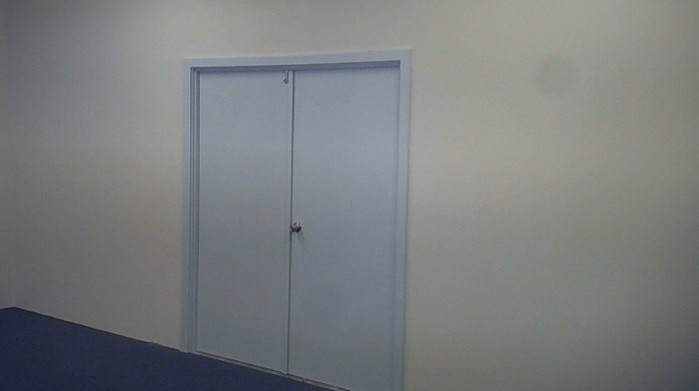 PRIME SHOWROOM / WAREHOUSE LOCATED RIGHT OFF THE FREEWAY