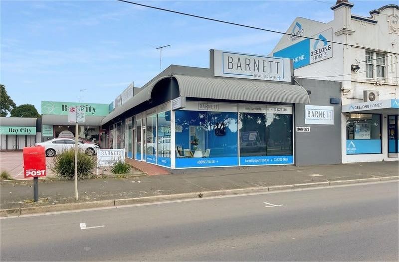 Looking for exposure! * Great Signage Options * High Profile Location