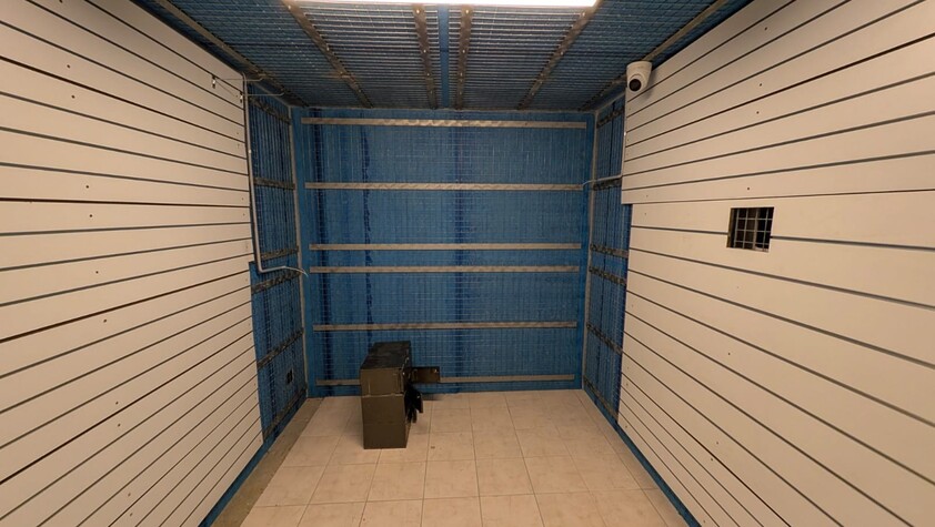 Easily accessible showroom or office