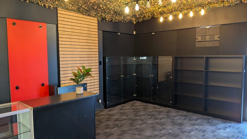 Easily accessible showroom or office