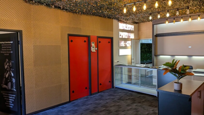 Easily accessible showroom or office