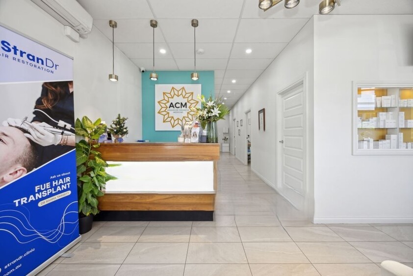 FOR SALE OR FOR LEASE Ideal for, Medical Clinic, Offices, Hairdressers, Etc..,