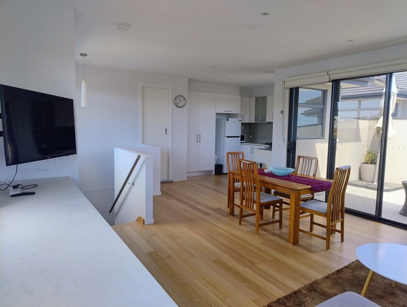SHARE HOUSE - Bedroom available >3months - Fully furnished with all bills included!