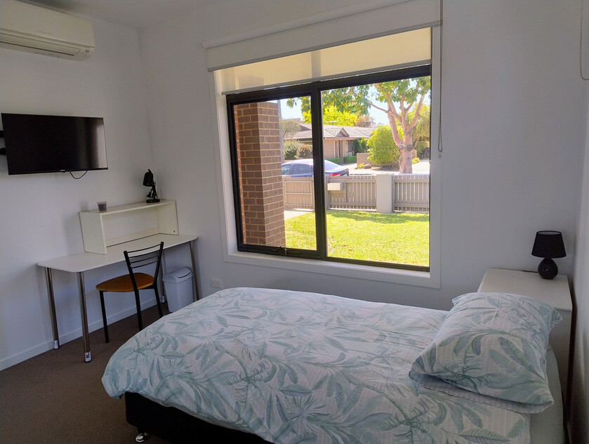 SHARE HOUSE - Bedroom available >3months - Fully furnished with all bills included!