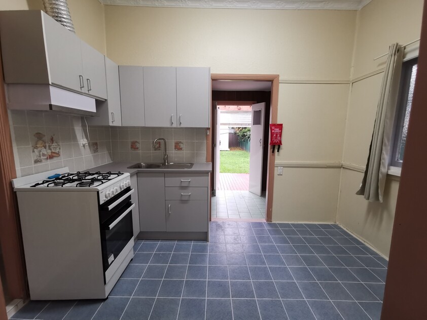 quiet street house with 2 bedrooms + 1 study room, 2 toilets, 1 bathroom, 1 shower room