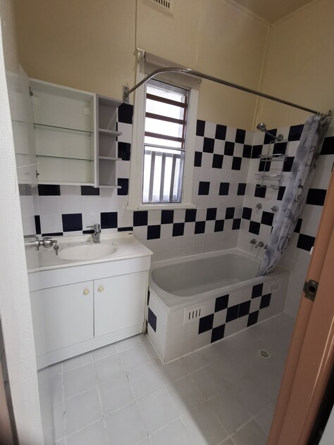 quiet street house with 2 bedrooms + 1 study room, 2 toilets, 1 bathroom, 1 shower room