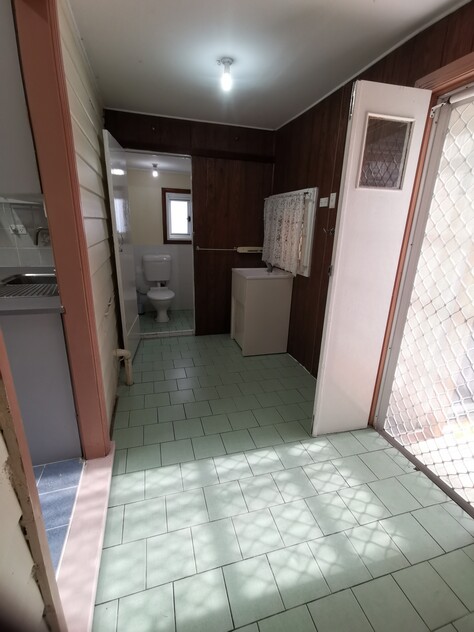 quiet street house with 2 bedrooms + 1 study room, 2 toilets, 1 bathroom, 1 shower room
