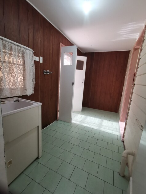quiet street house with 2 bedrooms + 1 study room, 2 toilets, 1 bathroom, 1 shower room