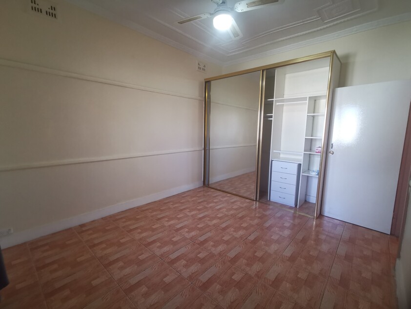 quiet street house with 2 bedrooms + 1 study room, 2 toilets, 1 bathroom, 1 shower room