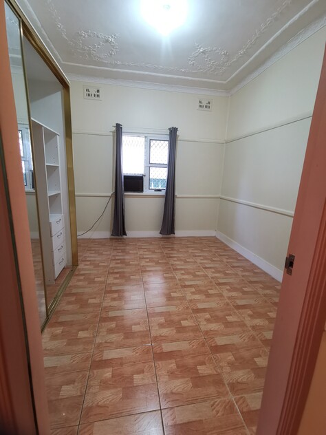 quiet street house with 2 bedrooms + 1 study room, 2 toilets, 1 bathroom, 1 shower room