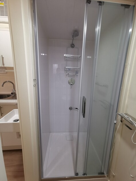 quiet street house with 2 bedrooms + 1 study room, 2 toilets, 1 bathroom, 1 shower room