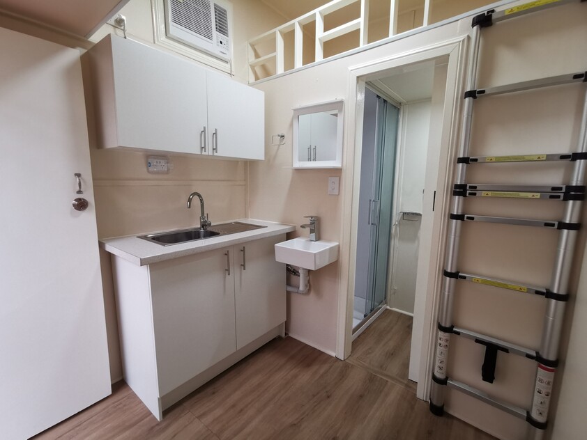 quiet street house with 2 bedrooms + 1 study room, 2 toilets, 1 bathroom, 1 shower room