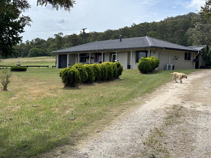 Idyllic Country Home on the edge of a charming friendly township, Close to Coffs Harbour.