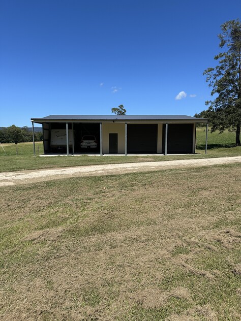 Idyllic Country Home on the edge of a charming friendly township, Close to Coffs Harbour.