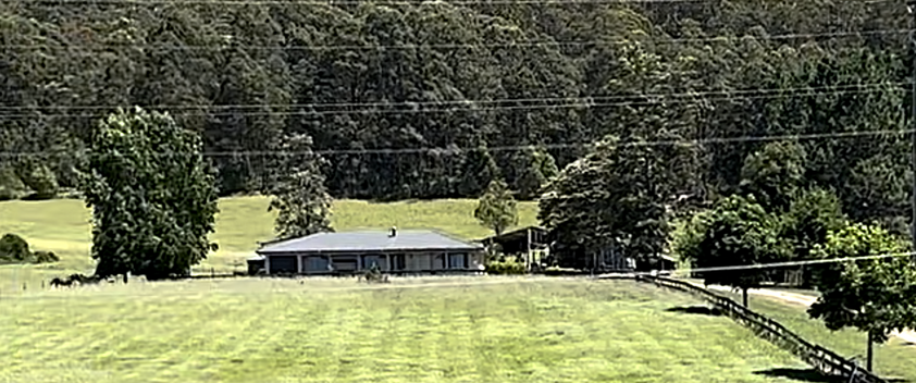 Idyllic Country Home on the edge of a charming friendly township, Close to Coffs Harbour.