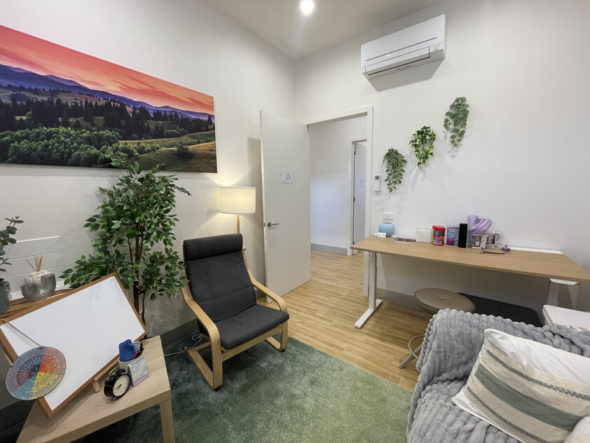 Aesthetic & Affordable Therapy Rooms Flexible Rentals, Fully Serviced - Narre Warren North