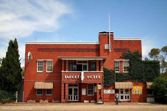 For Lease: Tarcutta hotel, prime location on the bustling Hume Highway