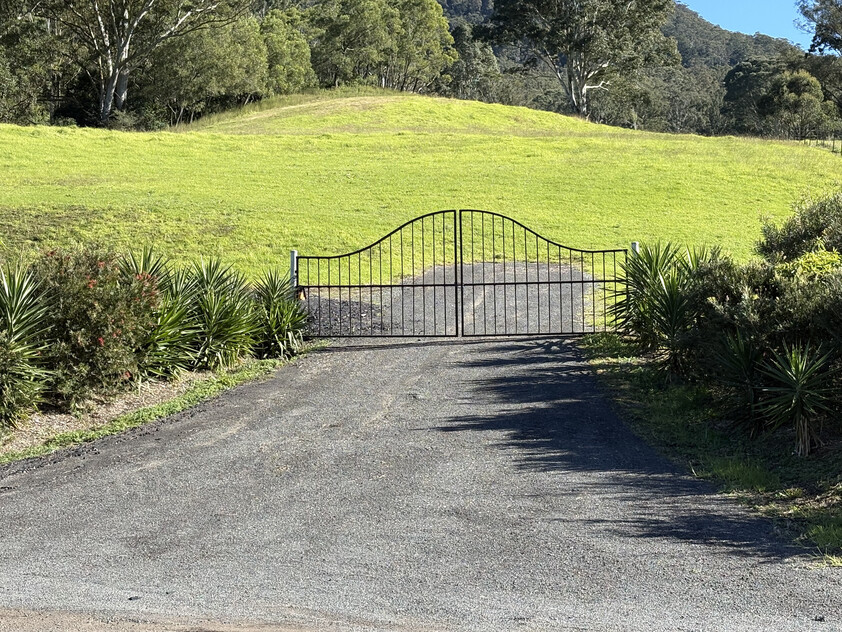Large Land Holding Kangaroo valley 1.5 Hrs south of Sydney