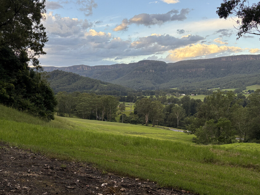 Large Land Holding Kangaroo valley 1.5 Hrs south of Sydney