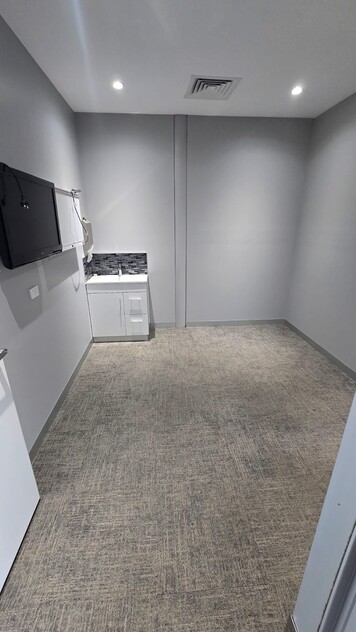 11- Room Medical Specialist Suite for Lease in Patterson Lakes