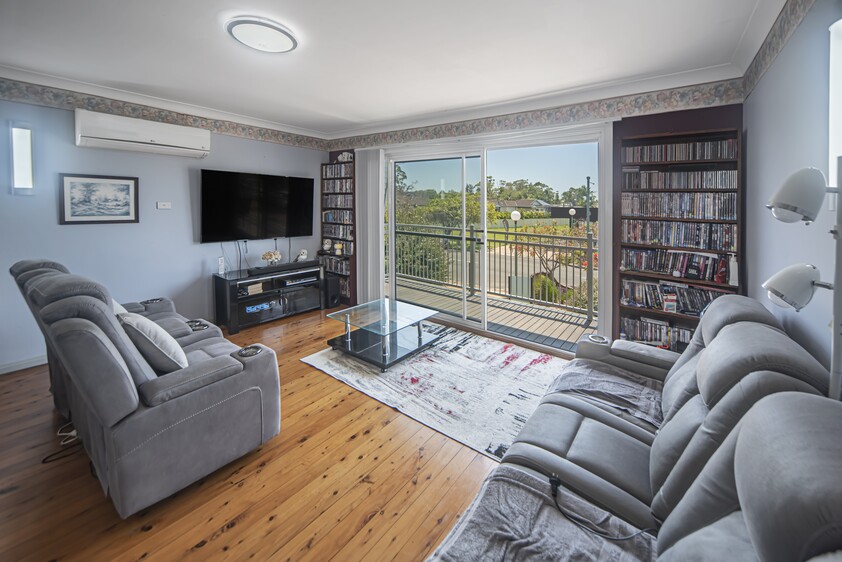 Bright and Inviting Residence in Prime Sussex Inlet Location