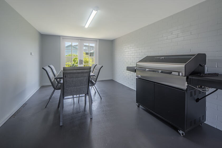 Bright and Inviting Residence in Prime Sussex Inlet Location