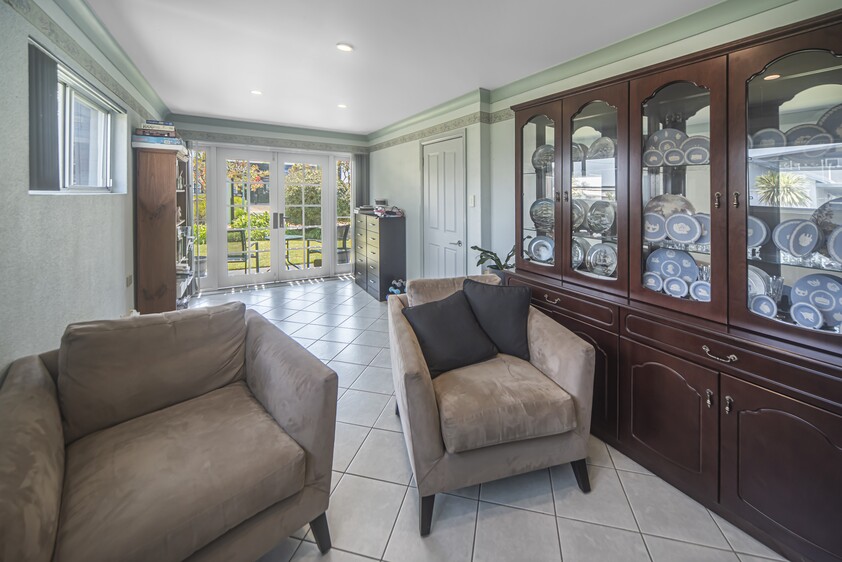 Bright and Inviting Residence in Prime Sussex Inlet Location