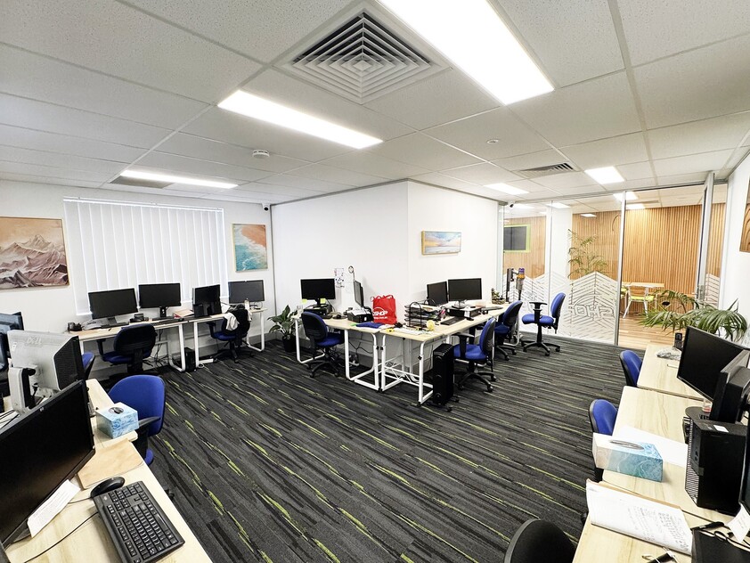Modern 128 sqm Office Prime Location Near CBD & Central Station