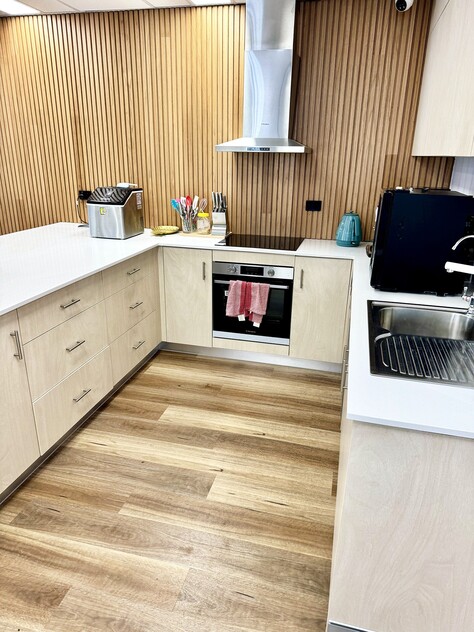 Modern 128 sqm Office Prime Location Near CBD & Central Station