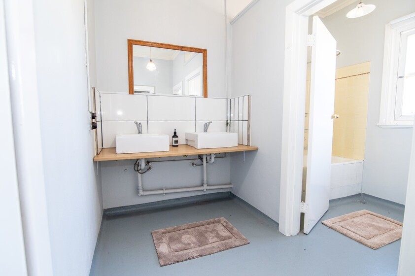 Affordable Worker Accommodation Private Room in Historic Hotel | All Bills Included