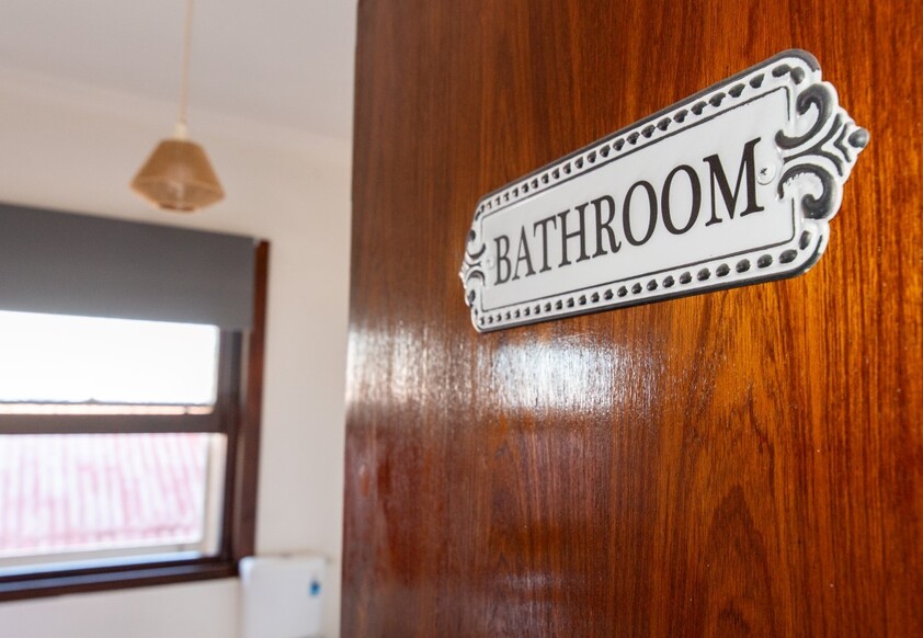 Affordable Worker Accommodation Private Room in Historic Hotel | All Bills Included