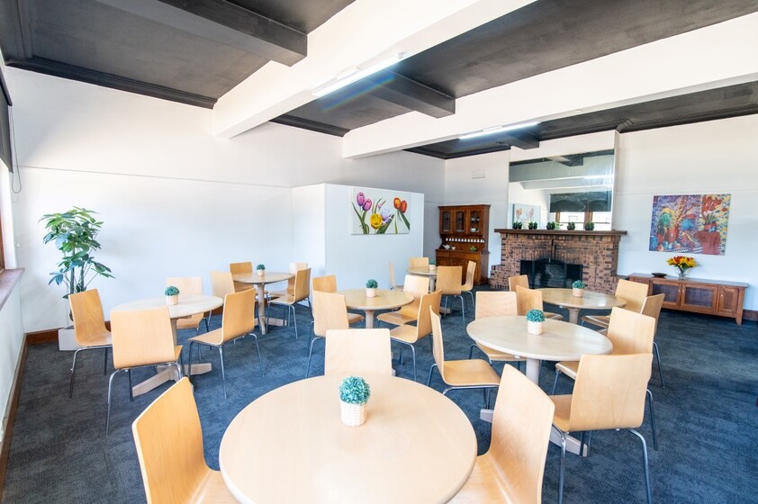Affordable Worker Accommodation Private Room in Historic Hotel | All Bills Included