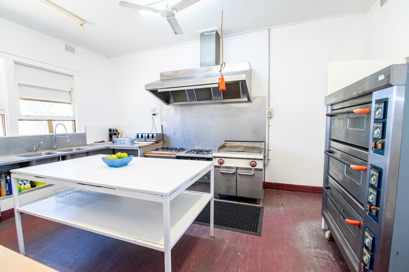 Affordable Worker Accommodation Private Room in Historic Hotel | All Bills Included