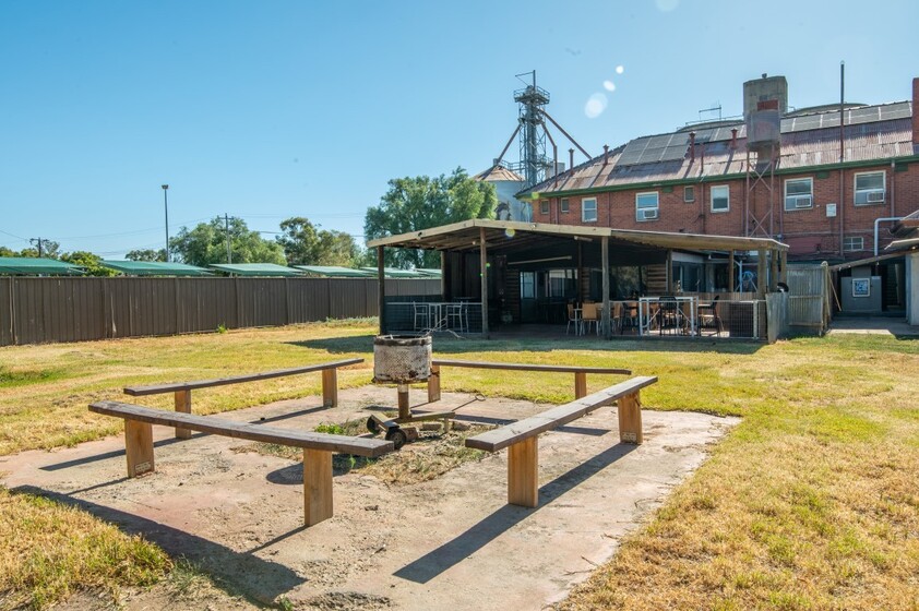 Affordable Worker Accommodation Private Room in Historic Hotel | All Bills Included