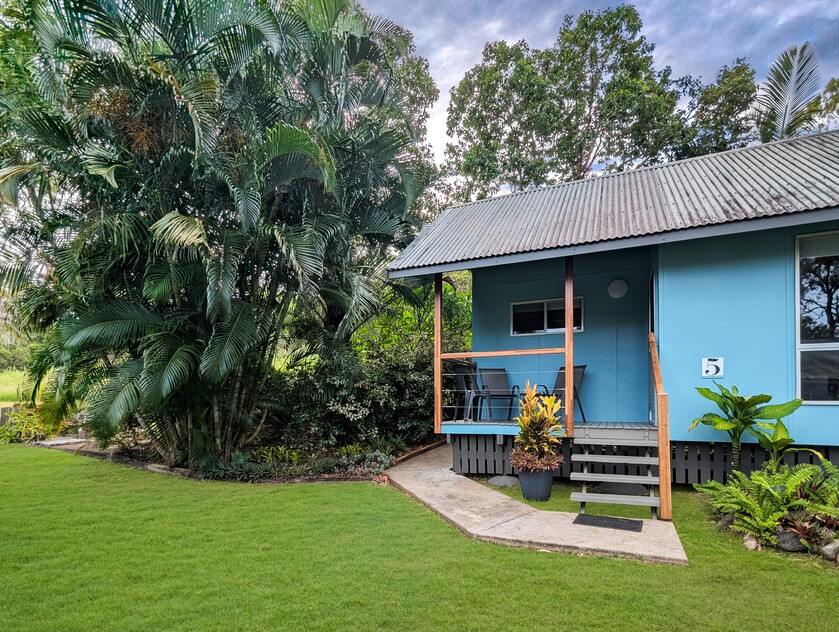 Award-Winning Accommodation with Freehold (2.94 Acres) in Prime Location