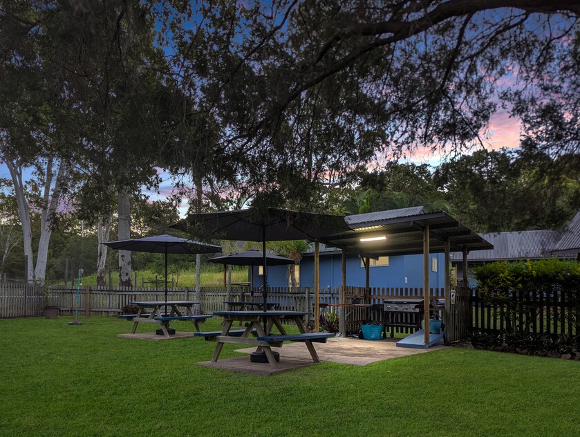 Award-Winning Accommodation with Freehold (2.94 Acres) in Prime Location